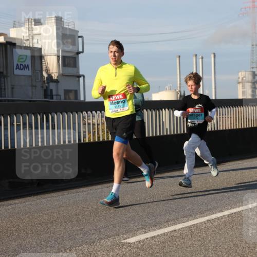 03.10.2025 - Köhlbrandbrückenlauf Lena Gebhardt http://msf.ph/oto/9128346 03.10.2025 09:48:13 Position 2 1111, 1173 meine-sportfotos.de
