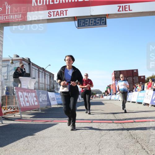 03.10.2025 - Köhlbrandbrückenlauf Jannik Wohlers http://msf.ph/oto/9128347 03.10.2025 13:38:52 Ziel 4723, 5529, 5533, 5584, 6030, 6640 meine-sportfotos.de