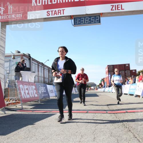 03.10.2025 - Köhlbrandbrückenlauf Jannik Wohlers http://msf.ph/oto/9128348 03.10.2025 13:38:53 Ziel 4723, 5529, 5533, 5584, 6030, 6640 meine-sportfotos.de