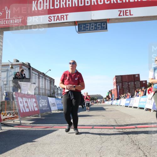 03.10.2025 - Köhlbrandbrückenlauf Jannik Wohlers http://msf.ph/oto/9128358 03.10.2025 13:38:54 Ziel 4723, 5529, 5533, 5584, 6030, 6640 meine-sportfotos.de