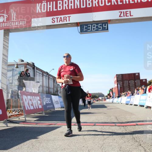 03.10.2025 - Köhlbrandbrückenlauf Jannik Wohlers http://msf.ph/oto/9128362 03.10.2025 13:38:54 Ziel 4723, 5529, 5533, 5584, 6030, 6640 meine-sportfotos.de