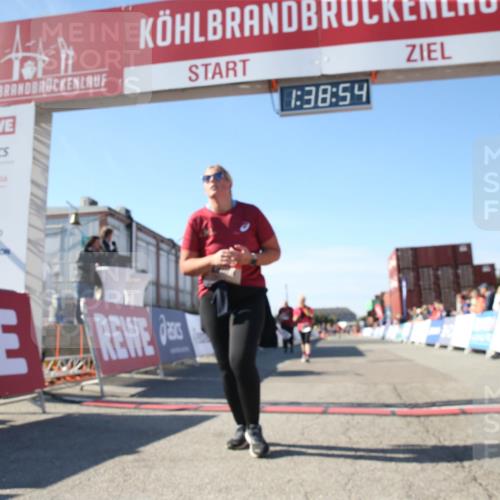 03.10.2025 - Köhlbrandbrückenlauf Jannik Wohlers http://msf.ph/oto/9128366 03.10.2025 13:38:55 Ziel 4723, 5529, 5533, 5584, 6030, 6640 meine-sportfotos.de