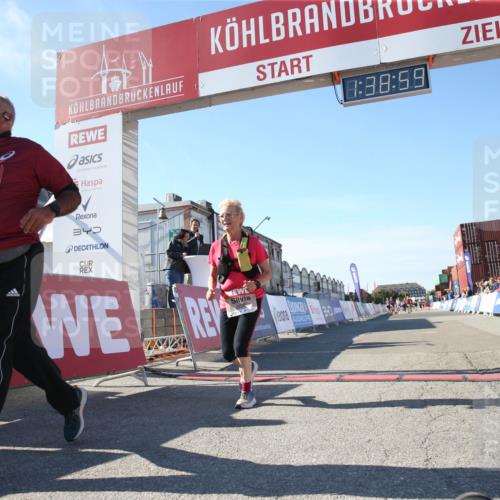 03.10.2025 - Köhlbrandbrückenlauf Jannik Wohlers http://msf.ph/oto/9128385 03.10.2025 13:38:59 Ziel 5529, 5533, 5584, 6030, 6640 meine-sportfotos.de