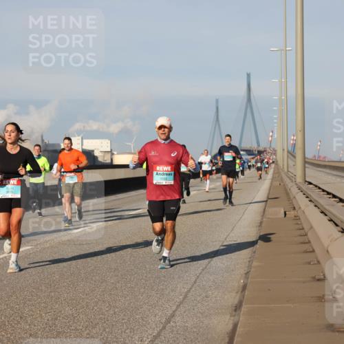 03.10.2025 - Köhlbrandbrückenlauf Lena Gebhardt http://msf.ph/oto/9128405 03.10.2025 09:48:15 Position 2 1033 meine-sportfotos.de