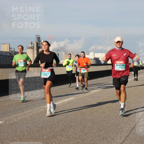 03.10.2025 - Köhlbrandbrückenlauf Lena Gebhardt http://msf.ph/oto/9128417 03.10.2025 09:48:15 Position 2 3825, 1033 meine-sportfotos.de