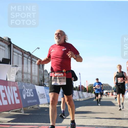 03.10.2025 - Köhlbrandbrückenlauf Jannik Wohlers http://msf.ph/oto/9128419 03.10.2025 13:39:23 Ziel 4531, 4789, 5111, 5135, 5741, 5745, 5766, 5988, 5989, 5998, 6560 meine-sportfotos.de