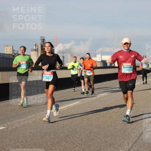 03.10.2025 - Köhlbrandbrückenlauf Lena Gebhardt http://msf.ph/oto/9128420 03.10.2025 09:48:15 Position 2 1033, 3825 meine-sportfotos.de
