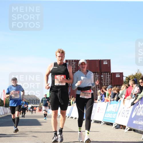 03.10.2025 - Köhlbrandbrückenlauf Jannik Wohlers http://msf.ph/oto/9128421 03.10.2025 13:39:24 Ziel 4531, 4789, 5111, 5135, 5741, 5745, 5766, 5988, 5989, 5991, 5998, 6560 meine-sportfotos.de
