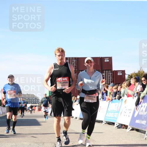 03.10.2025 - Köhlbrandbrückenlauf Jannik Wohlers http://msf.ph/oto/9128425 03.10.2025 13:39:24 Ziel 4531, 4789, 5111, 5135, 5741, 5745, 5766, 5988, 5989, 5991, 5998, 6560 meine-sportfotos.de