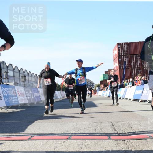 03.10.2025 - Köhlbrandbrückenlauf Jannik Wohlers http://msf.ph/oto/9128449 03.10.2025 13:39:31 Ziel 4621, 4789, 5135, 5176, 5444, 5741, 5745, 5991, 5998, 6259, 6560 meine-sportfotos.de