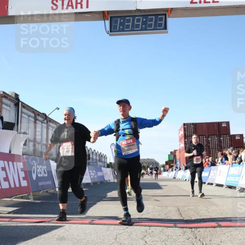 03.10.2025 - Köhlbrandbrückenlauf Jannik Wohlers http://msf.ph/oto/9128456 03.10.2025 13:39:33 Ziel 4621, 5135, 5176, 5444, 5741, 5745, 5991, 5998, 6259, 6560 meine-sportfotos.de