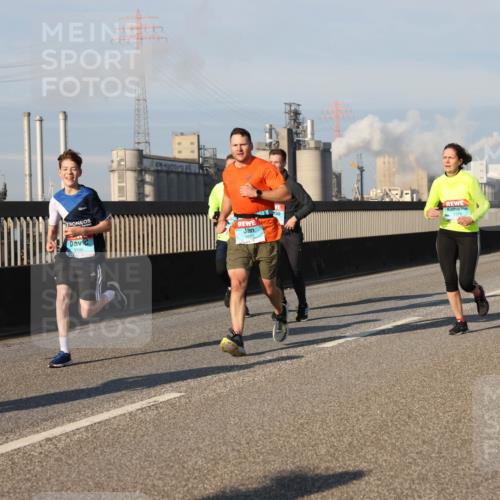 03.10.2025 - Köhlbrandbrückenlauf Lena Gebhardt http://msf.ph/oto/9128470 03.10.2025 09:48:17 Position 2 3196 meine-sportfotos.de