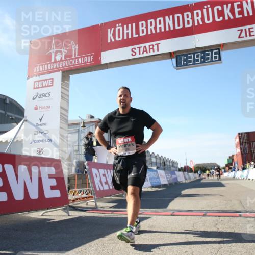 03.10.2025 - Köhlbrandbrückenlauf Jannik Wohlers http://msf.ph/oto/9128474 03.10.2025 13:39:37 Ziel 4621, 5135, 5176, 5444, 5991, 6259 meine-sportfotos.de
