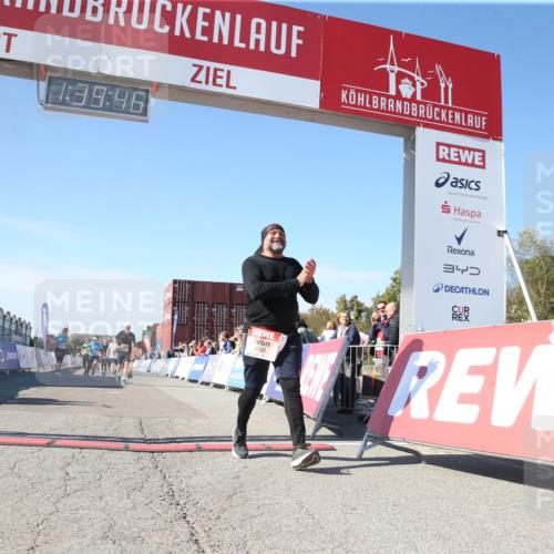 03.10.2025 - Köhlbrandbrückenlauf Jannik Wohlers http://msf.ph/oto/9128482 03.10.2025 13:39:47 Ziel 5264, 5508, 5565, 5566, 6399, 6400 meine-sportfotos.de