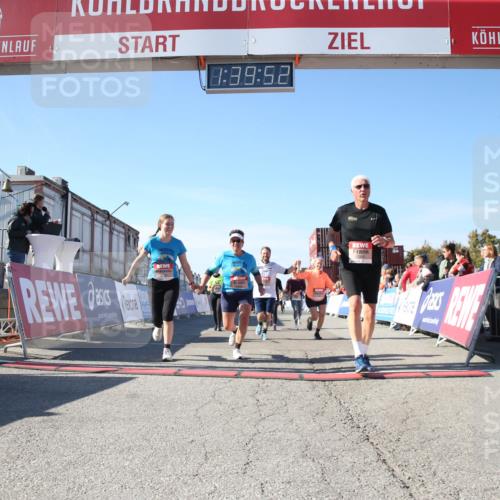 03.10.2025 - Köhlbrandbrückenlauf Jannik Wohlers http://msf.ph/oto/9128507 03.10.2025 13:39:53 Ziel 5264, 5484, 5487, 5508, 5565, 5566, 6399, 6400, 6401, 6403, 6522 meine-sportfotos.de