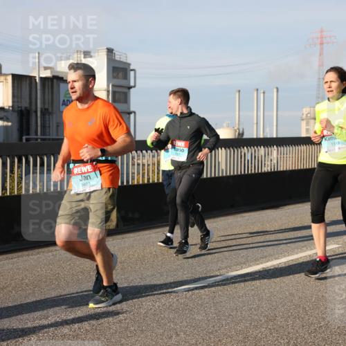 03.10.2025 - Köhlbrandbrückenlauf Lena Gebhardt http://msf.ph/oto/9128515 03.10.2025 09:48:19 Position 2 1622, 1312 meine-sportfotos.de