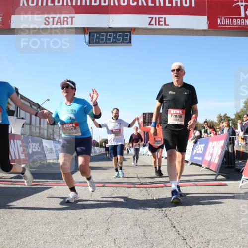 03.10.2025 - Köhlbrandbrückenlauf Jannik Wohlers http://msf.ph/oto/9128518 03.10.2025 13:39:54 Ziel 5264, 5484, 5487, 5508, 5565, 5566, 6399, 6400, 6401, 6403, 6522 meine-sportfotos.de