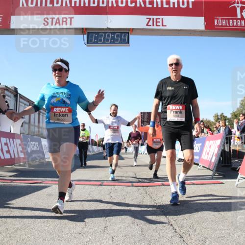 03.10.2025 - Köhlbrandbrückenlauf Jannik Wohlers http://msf.ph/oto/9128522 03.10.2025 13:39:54 Ziel 5264, 5484, 5487, 5508, 5565, 5566, 6399, 6400, 6401, 6403, 6522 meine-sportfotos.de