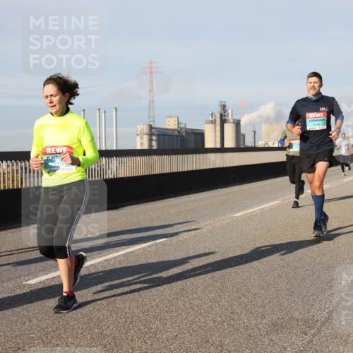 03.10.2025 - Köhlbrandbrückenlauf Lena Gebhardt http://msf.ph/oto/9128526 03.10.2025 09:48:20 Position 2 3138 meine-sportfotos.de