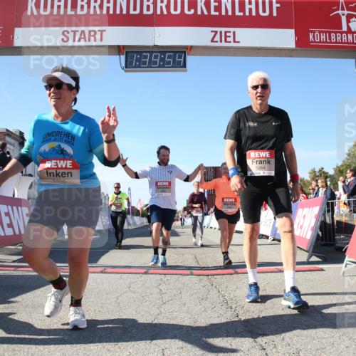 03.10.2025 - Köhlbrandbrückenlauf Jannik Wohlers http://msf.ph/oto/9128527 03.10.2025 13:39:54 Ziel 5264, 5484, 5487, 5508, 5565, 5566, 6399, 6400, 6401, 6403, 6522 meine-sportfotos.de