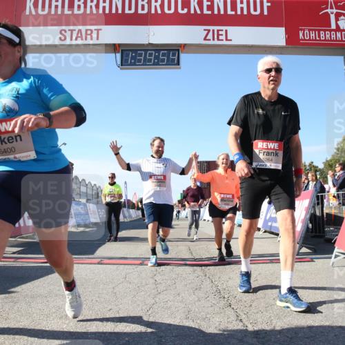03.10.2025 - Köhlbrandbrückenlauf Jannik Wohlers http://msf.ph/oto/9128530 03.10.2025 13:39:54 Ziel 5264, 5484, 5487, 5508, 5565, 5566, 6399, 6400, 6401, 6403, 6522 meine-sportfotos.de