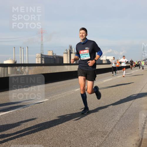 03.10.2025 - Köhlbrandbrückenlauf Lena Gebhardt http://msf.ph/oto/9128548 03.10.2025 09:48:21 Position 2 3138 meine-sportfotos.de