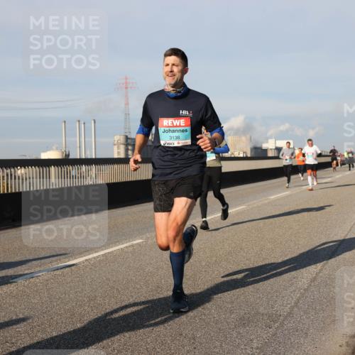 03.10.2025 - Köhlbrandbrückenlauf Lena Gebhardt http://msf.ph/oto/9128556 03.10.2025 09:48:21 Position 2 3138 meine-sportfotos.de