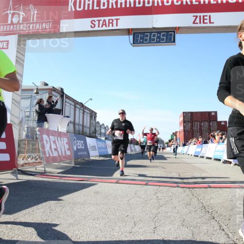 03.10.2025 - Köhlbrandbrückenlauf Jannik Wohlers http://msf.ph/oto/9128561 03.10.2025 13:39:57 Ziel 5264, 5484, 5487, 5565, 5566, 5831, 5832, 5835, 6399, 6400, 6401, 6403, 6522 meine-sportfotos.de