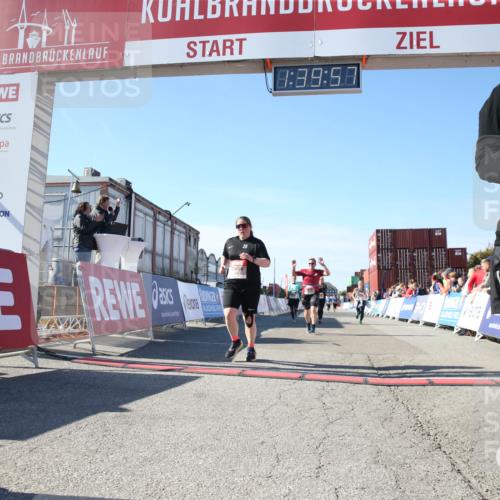 03.10.2025 - Köhlbrandbrückenlauf Jannik Wohlers http://msf.ph/oto/9128563 03.10.2025 13:39:58 Ziel 5264, 5484, 5487, 5565, 5566, 5831, 5832, 5835, 6399, 6400, 6401, 6403, 6522 meine-sportfotos.de