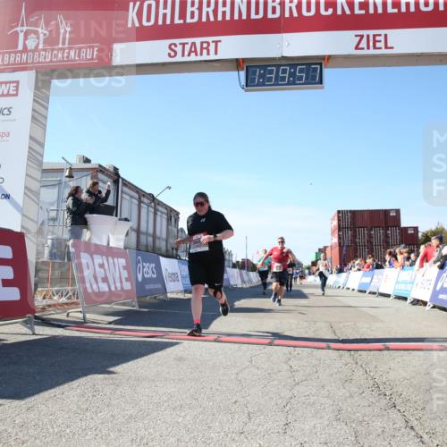 03.10.2025 - Köhlbrandbrückenlauf Jannik Wohlers http://msf.ph/oto/9128567 03.10.2025 13:39:58 Ziel 5264, 5484, 5487, 5565, 5566, 5831, 5832, 5835, 6399, 6400, 6401, 6403, 6522 meine-sportfotos.de