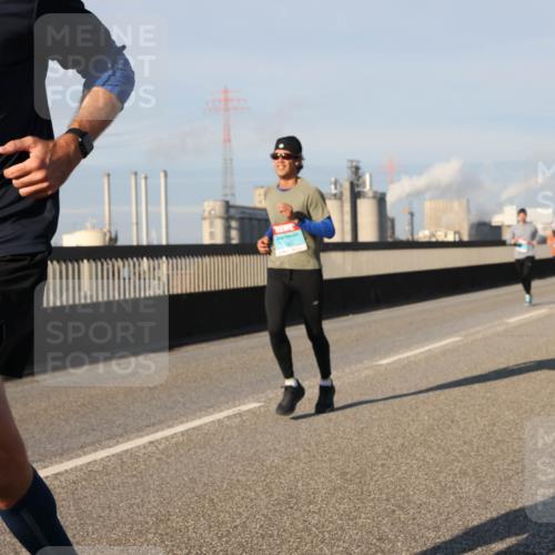 03.10.2025 - Köhlbrandbrückenlauf Lena Gebhardt http://msf.ph/oto/9128571 03.10.2025 09:48:21 Position 2 3138 meine-sportfotos.de