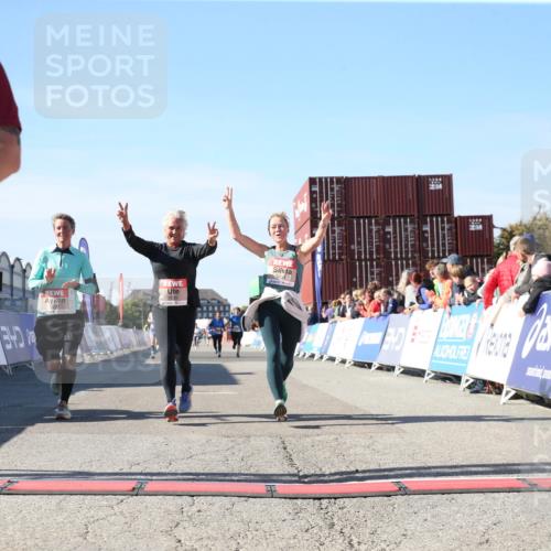 03.10.2025 - Köhlbrandbrückenlauf Jannik Wohlers http://msf.ph/oto/9128585 03.10.2025 13:40:01 Ziel 5264, 5484, 5487, 5565, 5566, 5831, 5832, 5835, 6399, 6400, 6401, 6403, 6522 meine-sportfotos.de