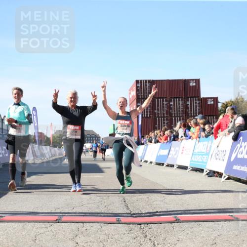 03.10.2025 - Köhlbrandbrückenlauf Jannik Wohlers http://msf.ph/oto/9128589 03.10.2025 13:40:01 Ziel 5264, 5484, 5487, 5565, 5566, 5831, 5832, 5835, 6399, 6400, 6401, 6403, 6522 meine-sportfotos.de