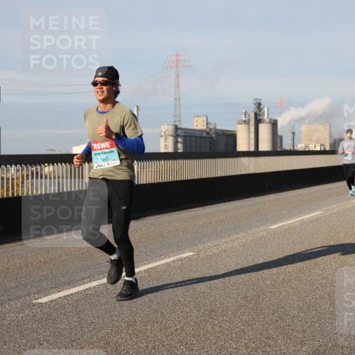 03.10.2025 - Köhlbrandbrückenlauf Lena Gebhardt http://msf.ph/oto/9128592 03.10.2025 09:48:22 Position 2 1245 meine-sportfotos.de