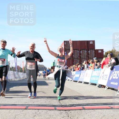 03.10.2025 - Köhlbrandbrückenlauf Jannik Wohlers http://msf.ph/oto/9128595 03.10.2025 13:40:01 Ziel 5264, 5484, 5487, 5565, 5566, 5831, 5832, 5835, 6399, 6400, 6401, 6403, 6522 meine-sportfotos.de