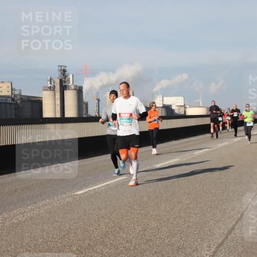 03.10.2025 - Köhlbrandbrückenlauf Lena Gebhardt http://msf.ph/oto/9128605 03.10.2025 09:48:24 Position 2 2672 meine-sportfotos.de