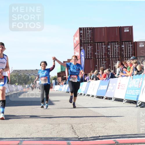 03.10.2025 - Köhlbrandbrückenlauf Jannik Wohlers http://msf.ph/oto/9128612 03.10.2025 13:40:07 Ziel 5252, 5487, 5831, 5832, 5835, 5990, 6109, 6522 meine-sportfotos.de