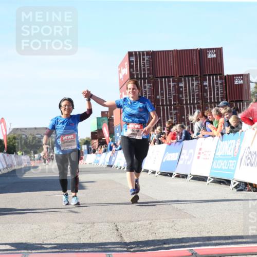 03.10.2025 - Köhlbrandbrückenlauf Jannik Wohlers http://msf.ph/oto/9128616 03.10.2025 13:40:08 Ziel 5252, 5831, 5832, 5835, 5990, 6109, 6522 meine-sportfotos.de