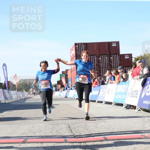 03.10.2025 - Köhlbrandbrückenlauf Jannik Wohlers http://msf.ph/oto/9128620 03.10.2025 13:40:09 Ziel 5252, 5831, 5832, 5835, 5990, 6109, 6522 meine-sportfotos.de
