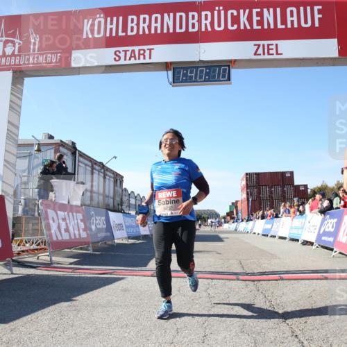 03.10.2025 - Köhlbrandbrückenlauf Jannik Wohlers http://msf.ph/oto/9128642 03.10.2025 13:40:11 Ziel 5252, 5831, 5832, 5835, 5990, 6109 meine-sportfotos.de