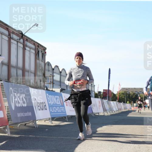03.10.2025 - Köhlbrandbrückenlauf Jannik Wohlers http://msf.ph/oto/9128668 03.10.2025 13:40:28 Ziel 5270, 5613, 6245, 6278, 6284 meine-sportfotos.de
