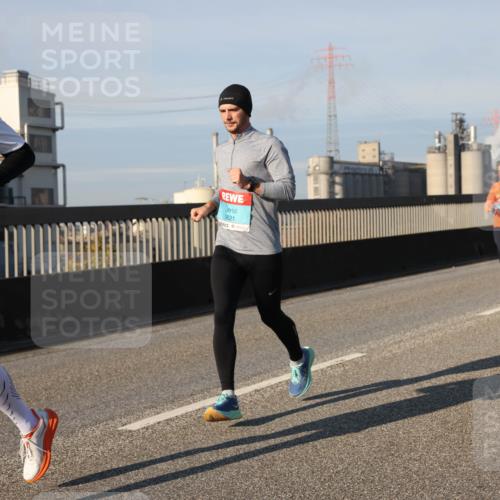 03.10.2025 - Köhlbrandbrückenlauf Lena Gebhardt http://msf.ph/oto/9128674 03.10.2025 09:48:26 Position 2 2672, 3821 meine-sportfotos.de