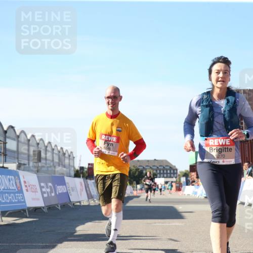 03.10.2025 - Köhlbrandbrückenlauf Jannik Wohlers http://msf.ph/oto/9128679 03.10.2025 13:40:31 Ziel 5270, 5613, 6245, 6278, 6284 meine-sportfotos.de