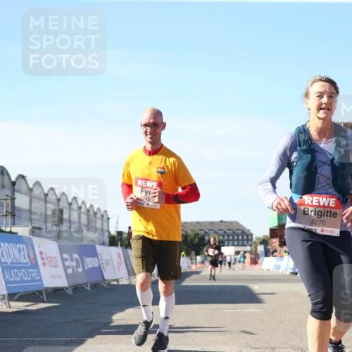03.10.2025 - Köhlbrandbrückenlauf Jannik Wohlers http://msf.ph/oto/9128680 03.10.2025 13:40:31 Ziel 5270, 5613, 6245, 6278, 6284 meine-sportfotos.de