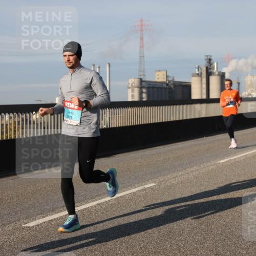 03.10.2025 - Köhlbrandbrückenlauf Lena Gebhardt http://msf.ph/oto/9128682 03.10.2025 09:48:26 Position 2 3821 meine-sportfotos.de