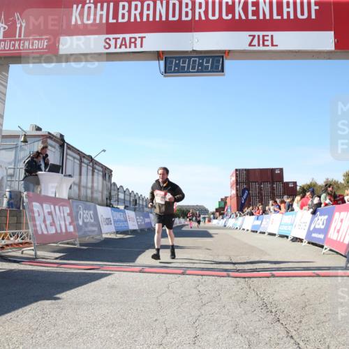 03.10.2025 - Köhlbrandbrückenlauf Jannik Wohlers http://msf.ph/oto/9128705 03.10.2025 13:40:41 Ziel 5558 meine-sportfotos.de