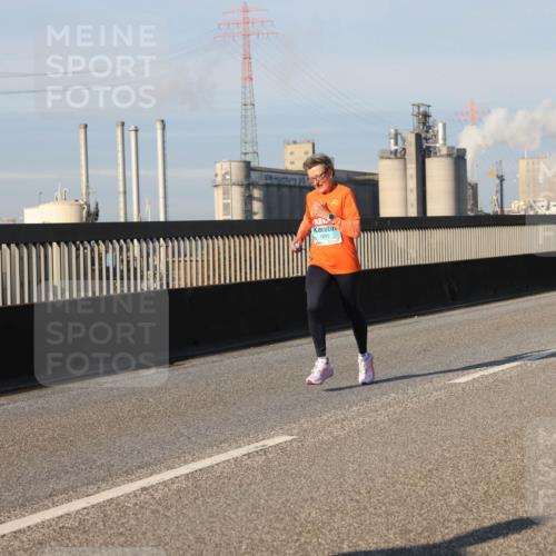 03.10.2025 - Köhlbrandbrückenlauf Lena Gebhardt http://msf.ph/oto/9128708 03.10.2025 09:48:27 Position 2 1211 meine-sportfotos.de
