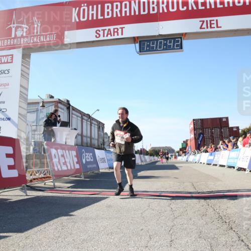 03.10.2025 - Köhlbrandbrückenlauf Jannik Wohlers http://msf.ph/oto/9128721 03.10.2025 13:40:42 Ziel 5558 meine-sportfotos.de