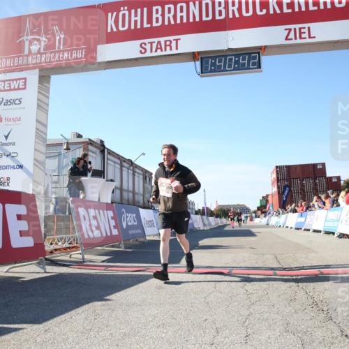 03.10.2025 - Köhlbrandbrückenlauf Jannik Wohlers http://msf.ph/oto/9128724 03.10.2025 13:40:42 Ziel 5558 meine-sportfotos.de