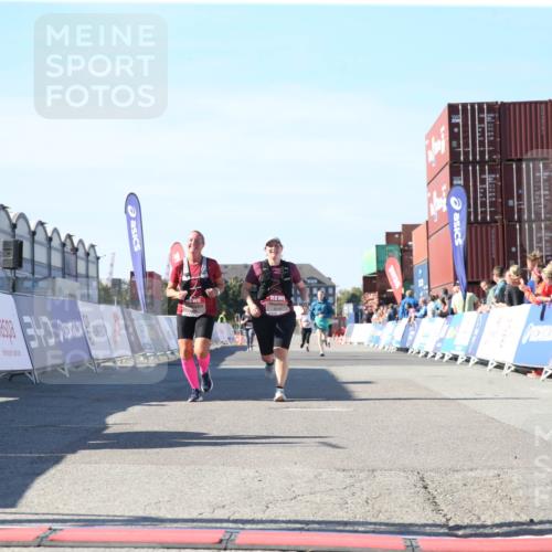 03.10.2025 - Köhlbrandbrückenlauf Jannik Wohlers http://msf.ph/oto/9128732 03.10.2025 13:40:47 Ziel 5558, 6134, 6135 meine-sportfotos.de